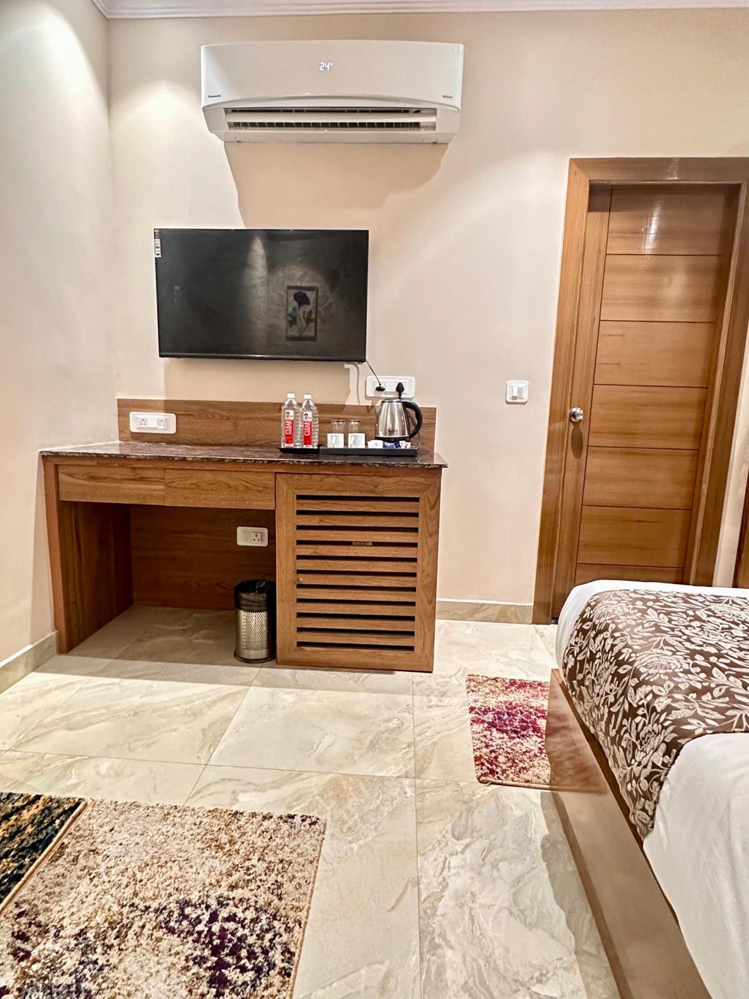 Highlands Hotel Rishikesh Bagian luar foto