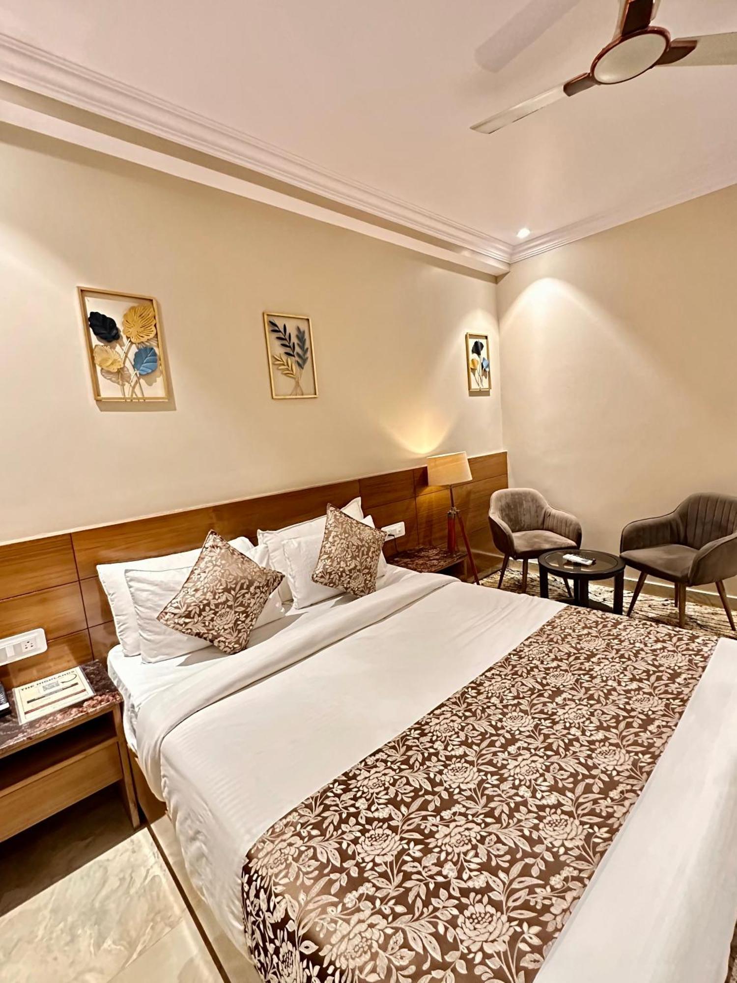 Highlands Hotel Rishikesh Bagian luar foto