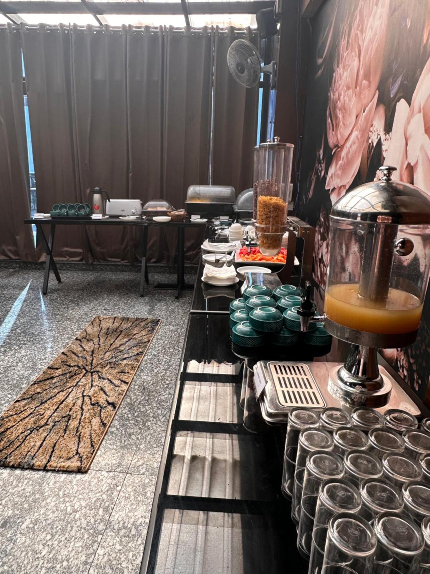 Highlands Hotel Rishikesh Bagian luar foto